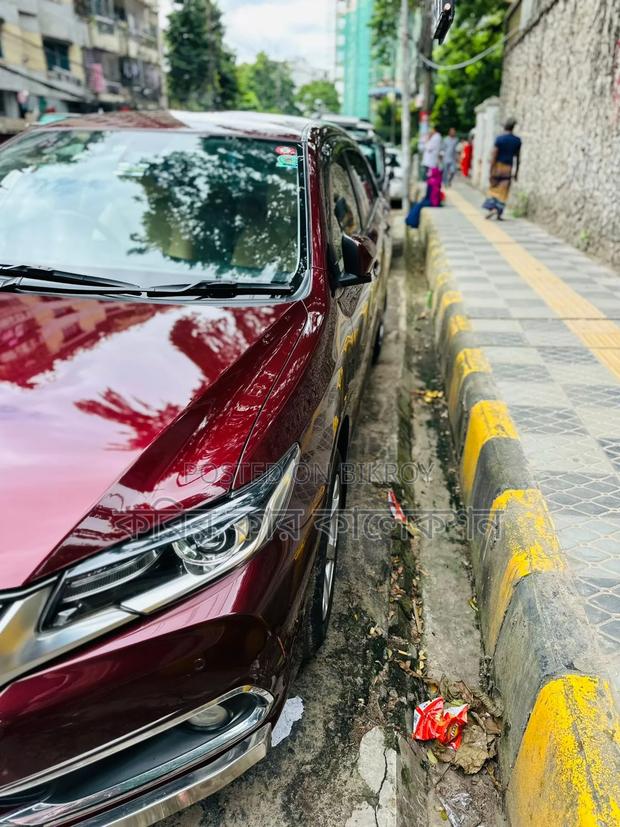 Toyota Premio 2018 Maroon