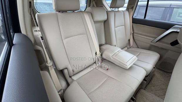 Toyota Land Cruiser Prado 2022 Pearl