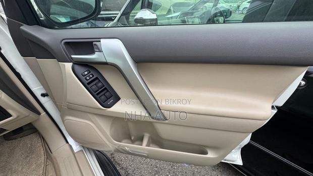 Toyota Land Cruiser Prado 2022 Pearl