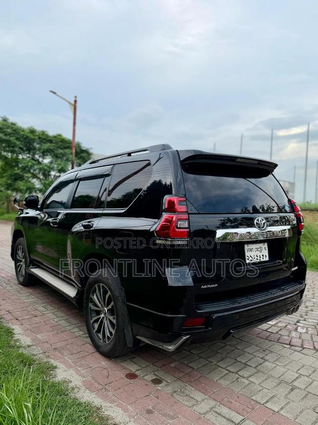 Toyota Land Cruiser Prado 2018 Black