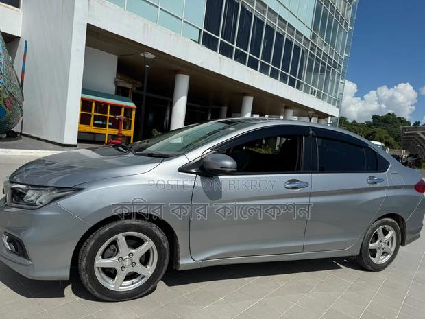 Honda Grace 2017 Silver