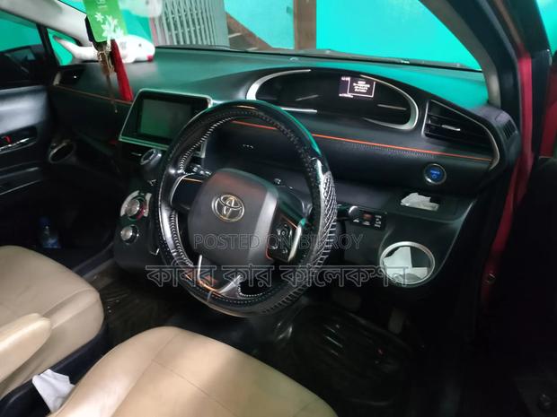 Toyota Sienta 1.5 Hybrid FWD 2016 Maroon