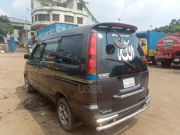 Toyota Noah 2.0 AWD (8 Seater) 2003 Black