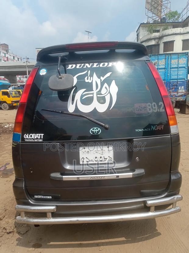 Toyota Noah 2.0 AWD (8 Seater) 2003 Black