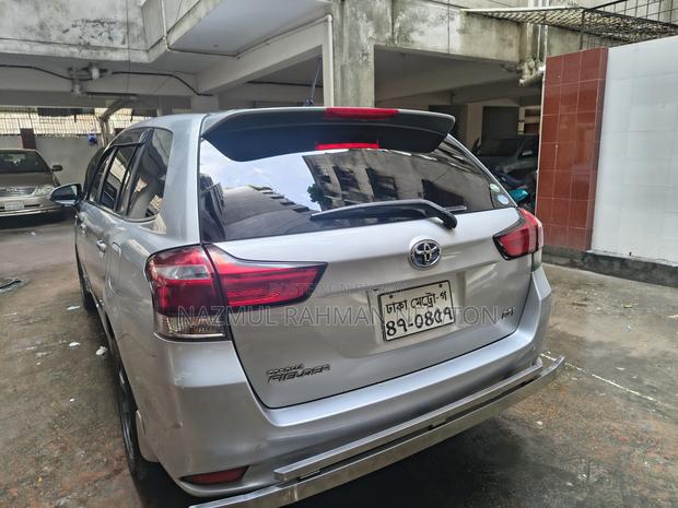 Toyota Corolla Fielder 2016 Silver