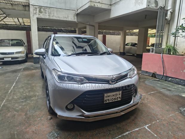 Toyota Corolla Fielder 2016 Silver