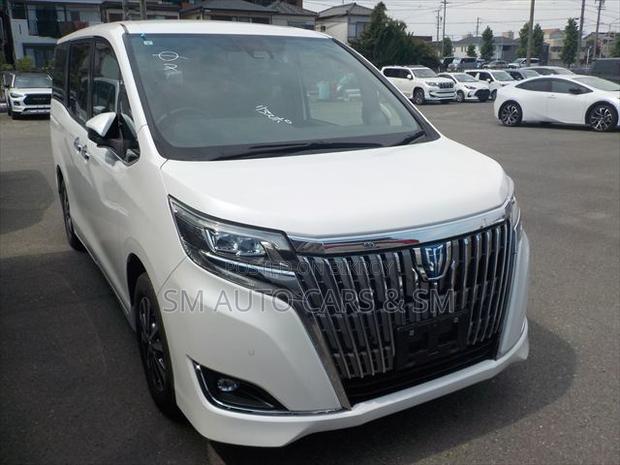 Toyota Esquire 2021 Pearl