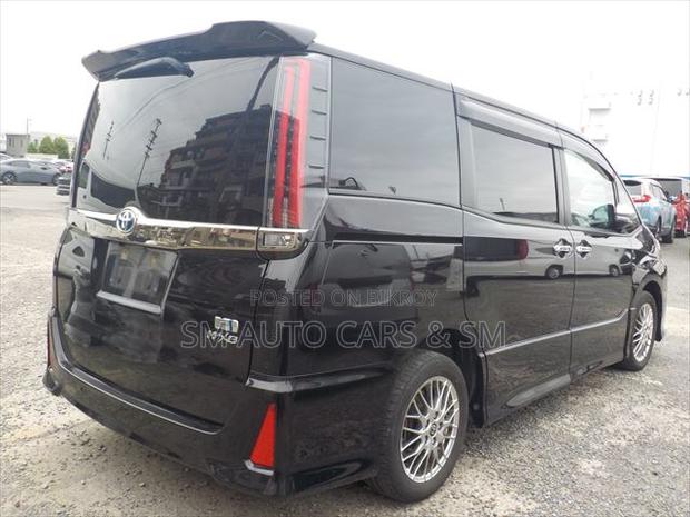 Toyota Noah 2021 Black