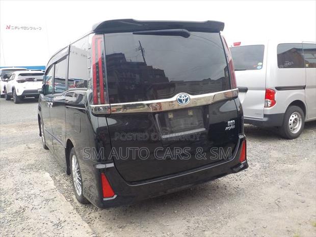 Toyota Noah 2021 Black