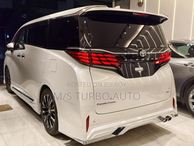 Toyota Alphard 2.5 Hybrid AWD 2023 Pearl