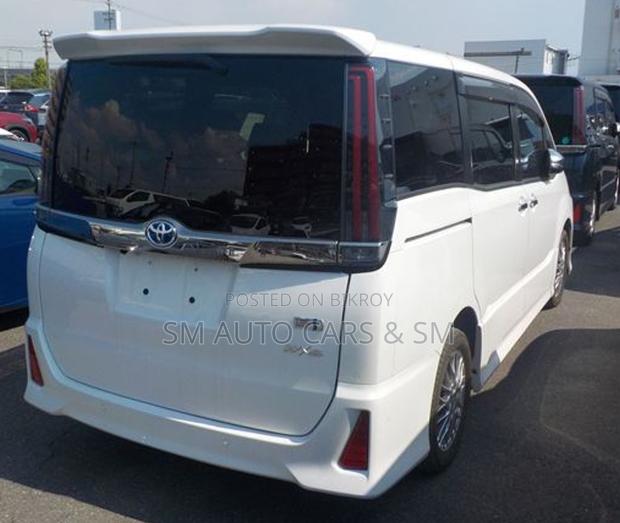 Toyota Noah 2021 Pearl