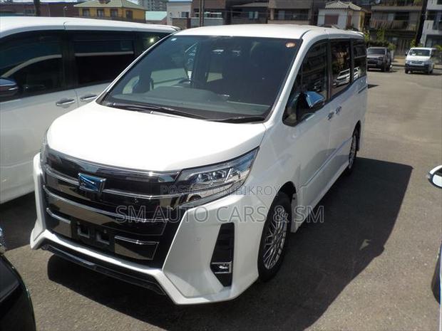 Toyota Noah 2021 Pearl