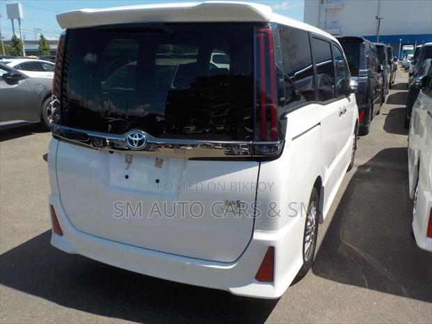 Toyota Noah 2021 Pearl