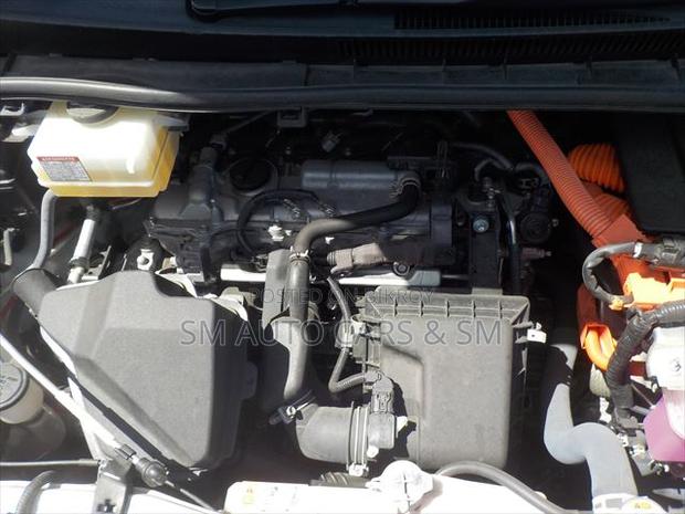 Toyota Noah 2021 Pearl
