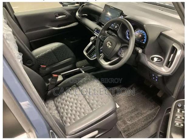 Toyota Voxy Hybrid S-Z 2WD 7-Seater 2023 Ivory