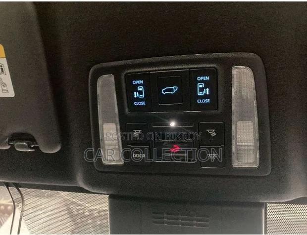 Toyota Voxy Hybrid S-Z 2WD 7-Seater 2023 Ivory