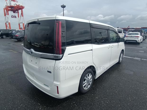 Toyota Noah 2021 Pearl
