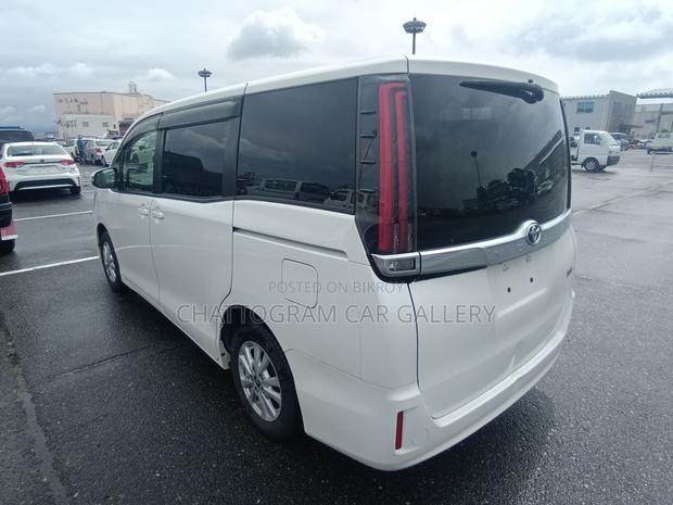 Toyota Noah 2021 Pearl