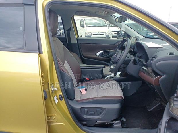 Toyota Yaris Cross 2021 Gold