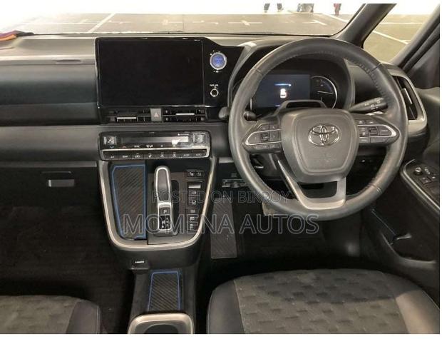 Toyota Voxy Hybrid S-G 2WD 7-Seater 2022 Black