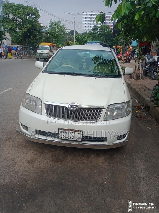 Toyota Corolla Sedan 2005 White