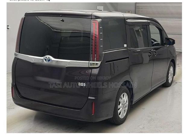 Toyota Noah 2021 Black