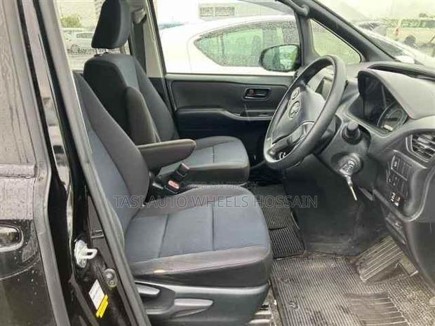 Toyota Noah 1.8 FWD Hybrid (7 Seater) 2021 Black
