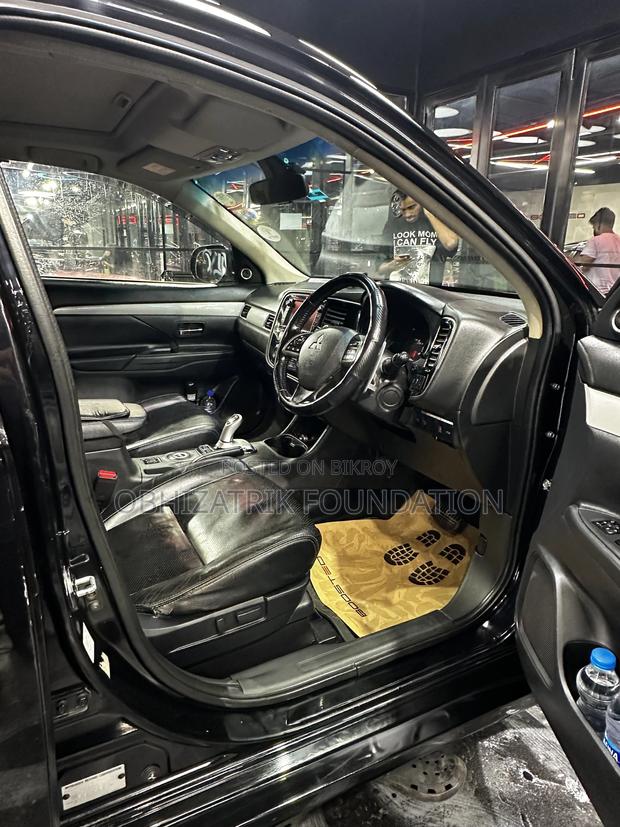 Mitsubishi Outlander 2.0 PHEV AWD 2013 Black