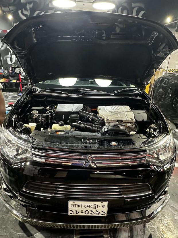 Mitsubishi Outlander 2.0 PHEV AWD 2013 Black
