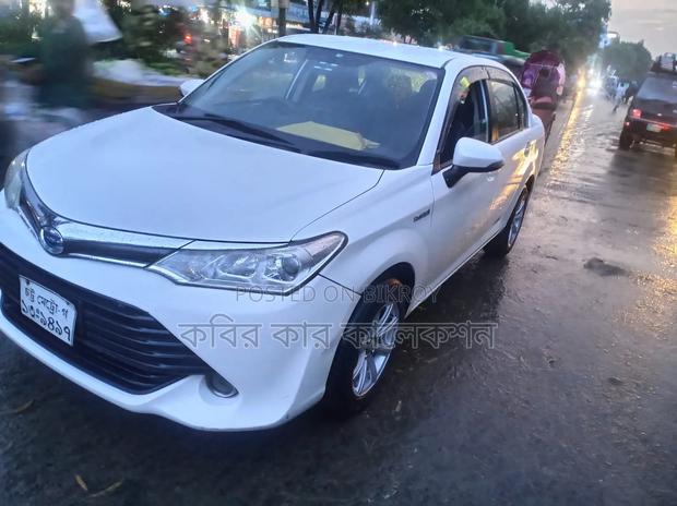 Toyota Axio 1.5 Hybrid 2WD 2015 Pearl