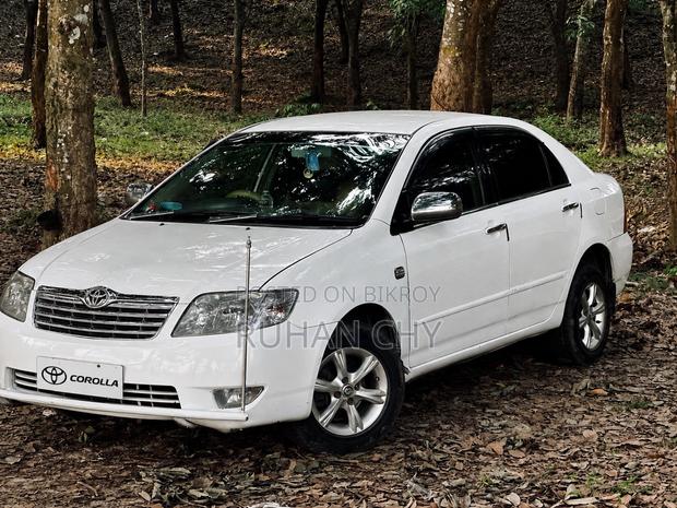 Toyota Corolla Sedan Automatic 2005 White