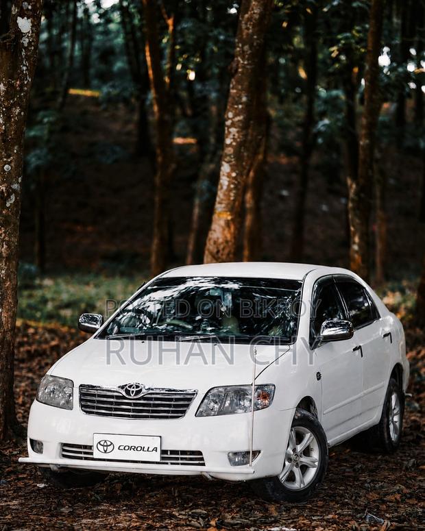 Toyota Corolla Sedan Automatic 2005 White