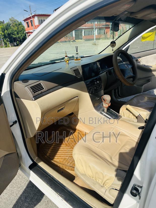 Toyota Corolla Sedan Automatic 2005 White