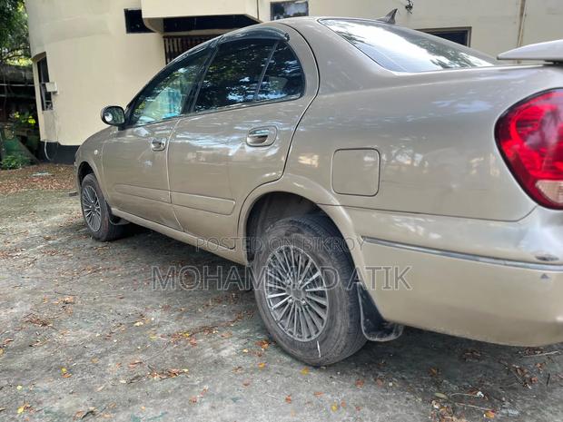 Nissan Sunny 2007 Gold