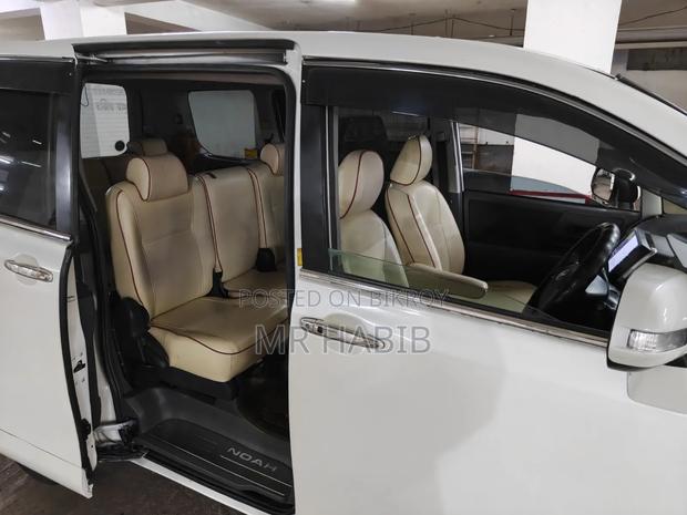 Toyota Noah 2007 Pearl