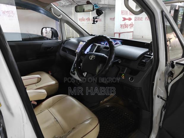 Toyota Noah 2007 Pearl