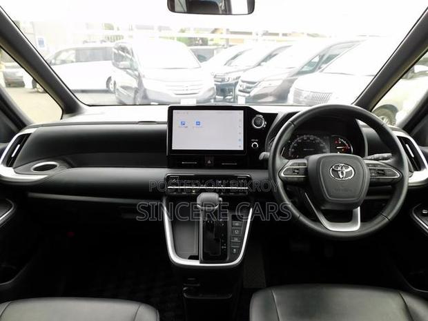 Toyota Noah 2023 Black