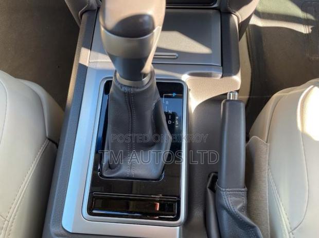 Toyota Land Cruiser Prado 2.7 2022 Pearl