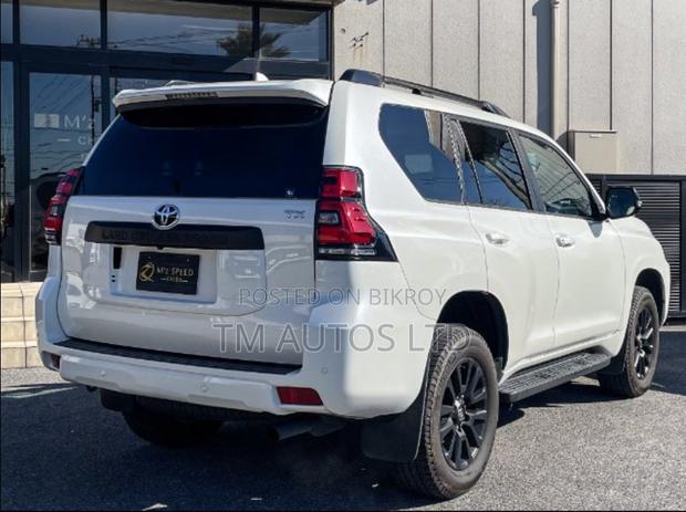 Toyota Land Cruiser Prado 2.7 2022 Pearl
