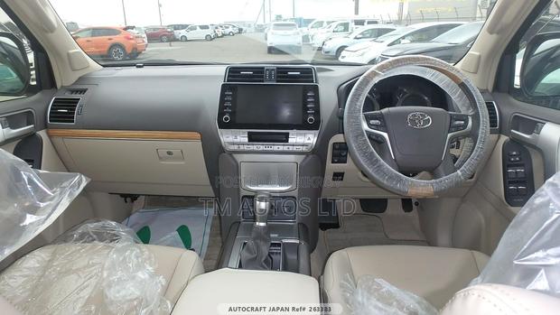Toyota Land Cruiser Prado 2.7 2022 Pearl