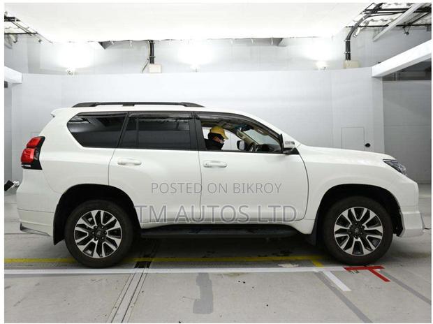 Toyota Land Cruiser Prado 2.7 2022 Pearl