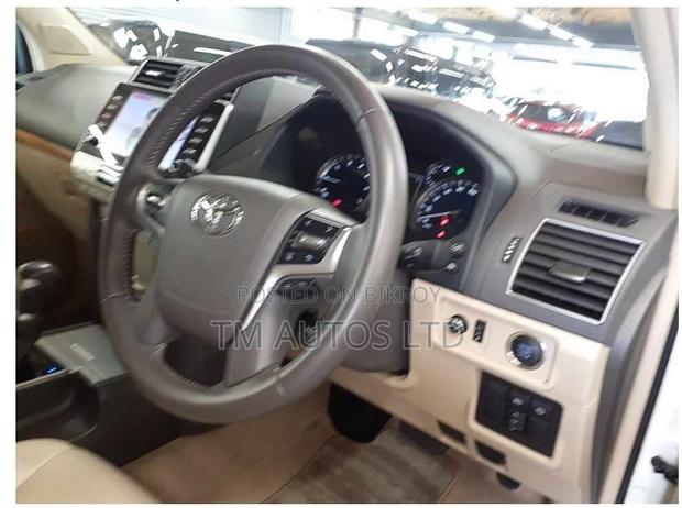 Toyota Land Cruiser Prado 2.7 2022 Pearl