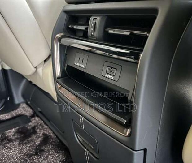 Toyota Alphard 2.5 Hybrid AWD 2023 Pearl