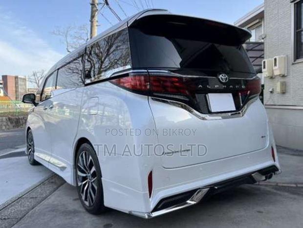 Toyota Alphard 2.5 Hybrid AWD 2023 Pearl