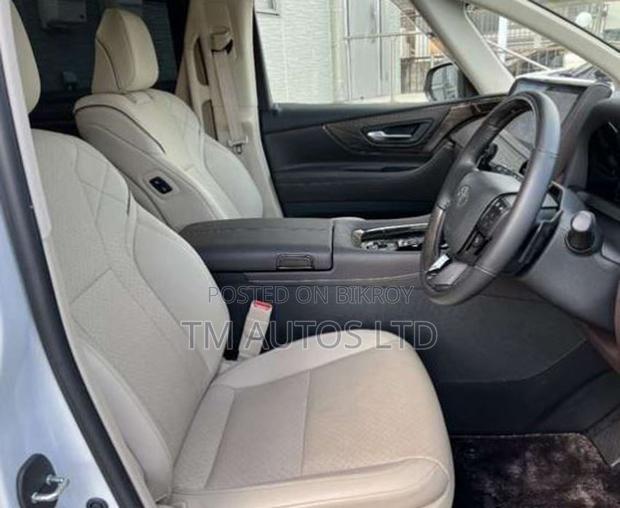 Toyota Alphard 2.5 Hybrid AWD 2023 Pearl