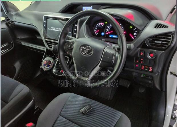 Toyota Noah 2021 Pearl