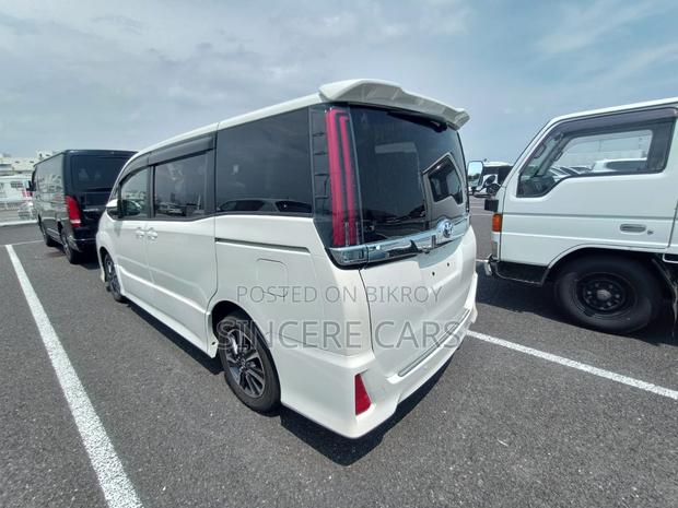 Toyota Noah 2021 Pearl