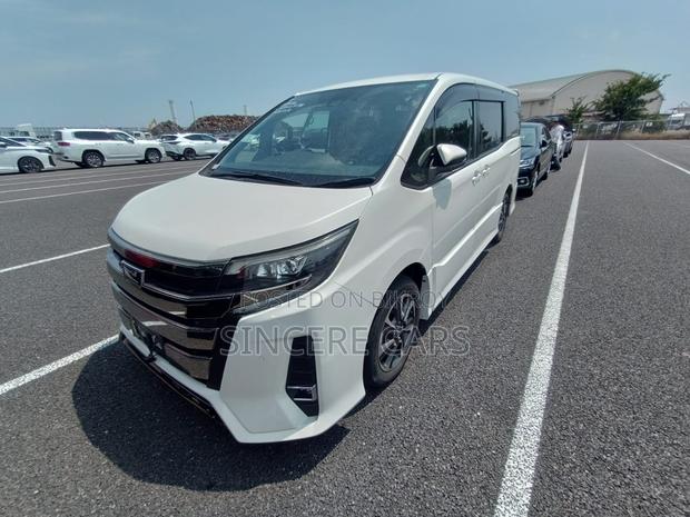 Toyota Noah 2021 Pearl