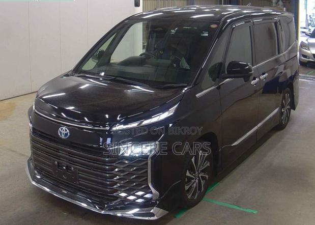 Toyota Voxy 2022 Black