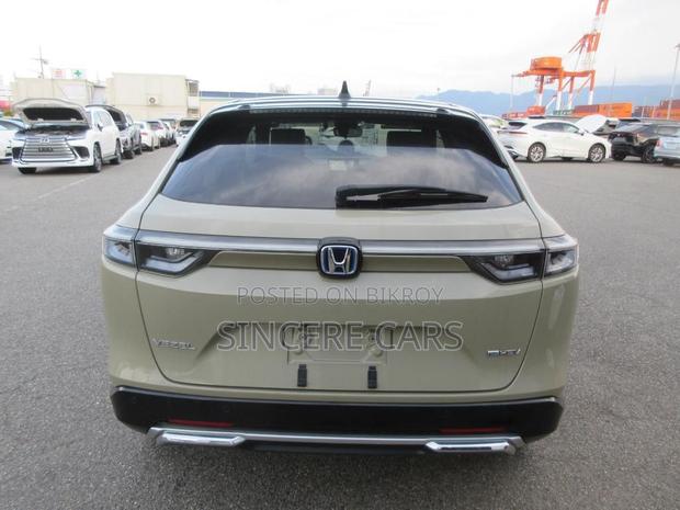 Honda Vezel 2021 Beige